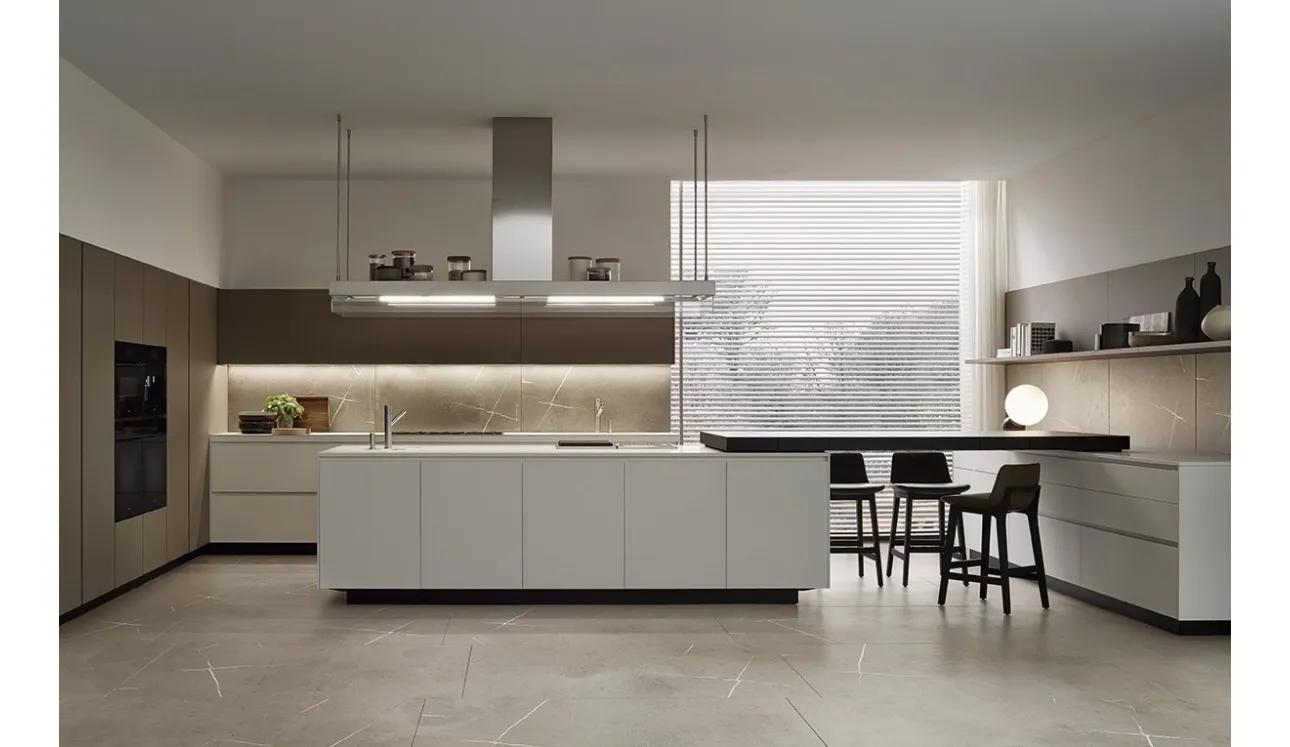 Cucina Design con isola Alea in laminato bianco di Poliform