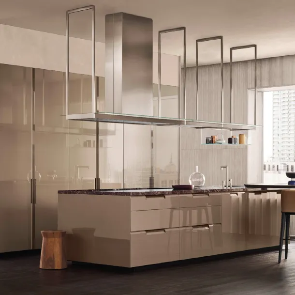 Cucina Design lineare Shape 02 in laccato lucido con top in marmo di Poliform