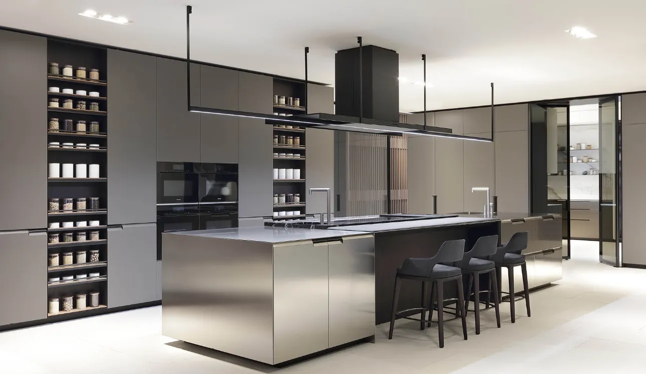 Cucina Design con isola in acciaio Shape 03 di Poliform