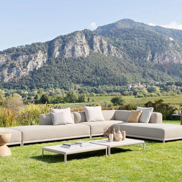 Divano da giardino Aluzen Soft Outdoor di Alias