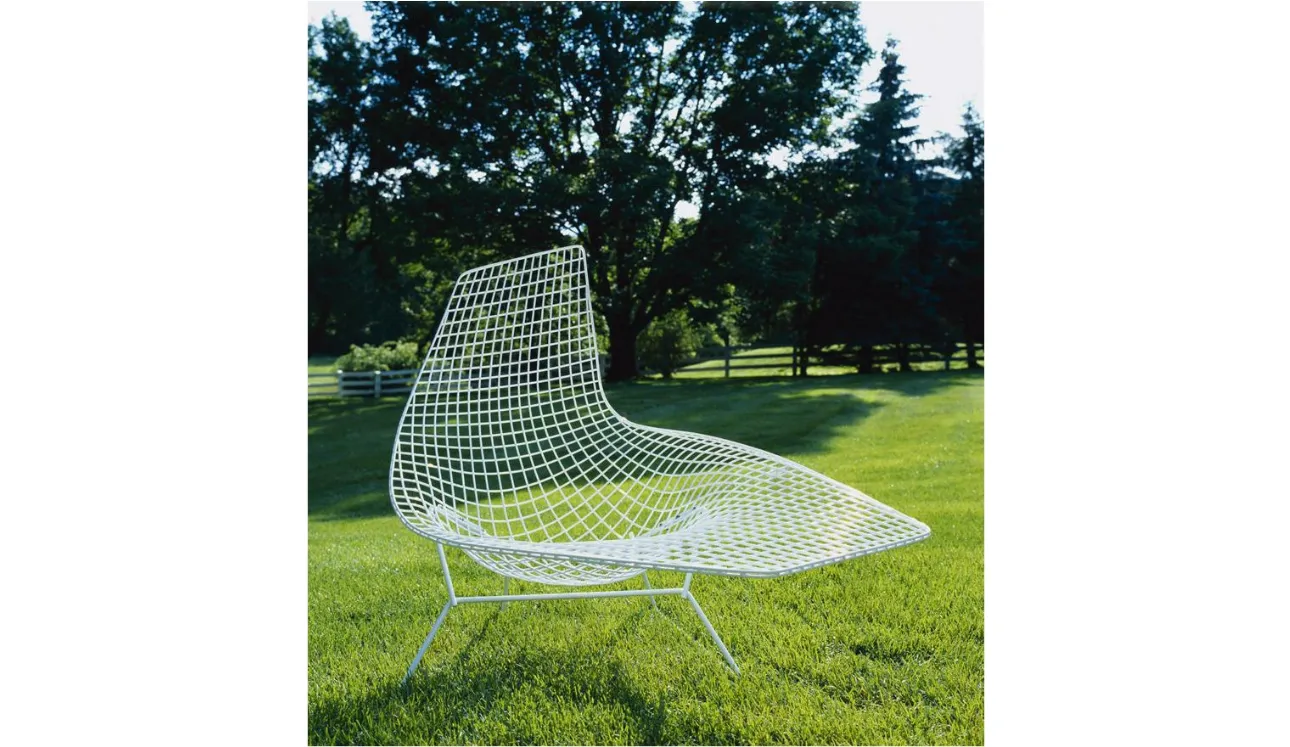 Poltroncina Lounge in metallo Bertoia Asymmetric Chaise di Knoll