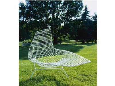 Poltroncina Lounge in metallo Bertoia Asymmetric Chaise di Knoll