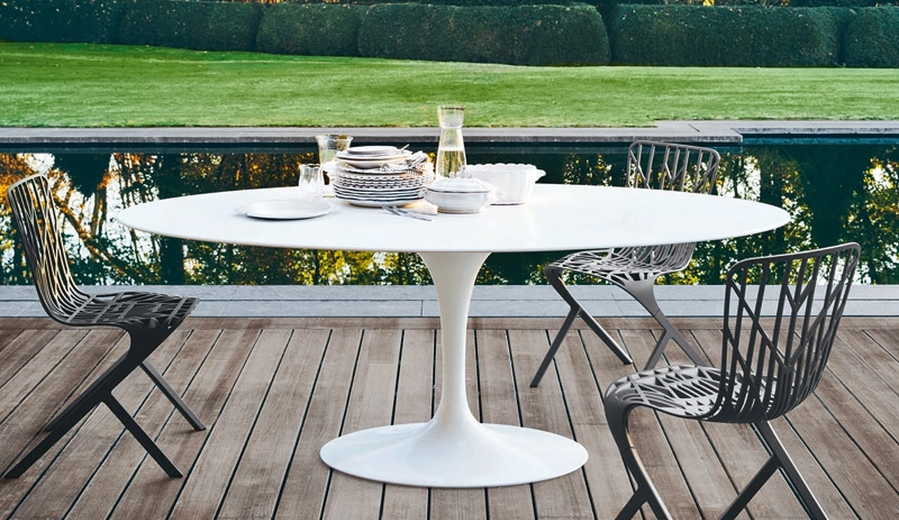 Tavolo da giardino Saarinen Outdoor Dining Table di Knoll