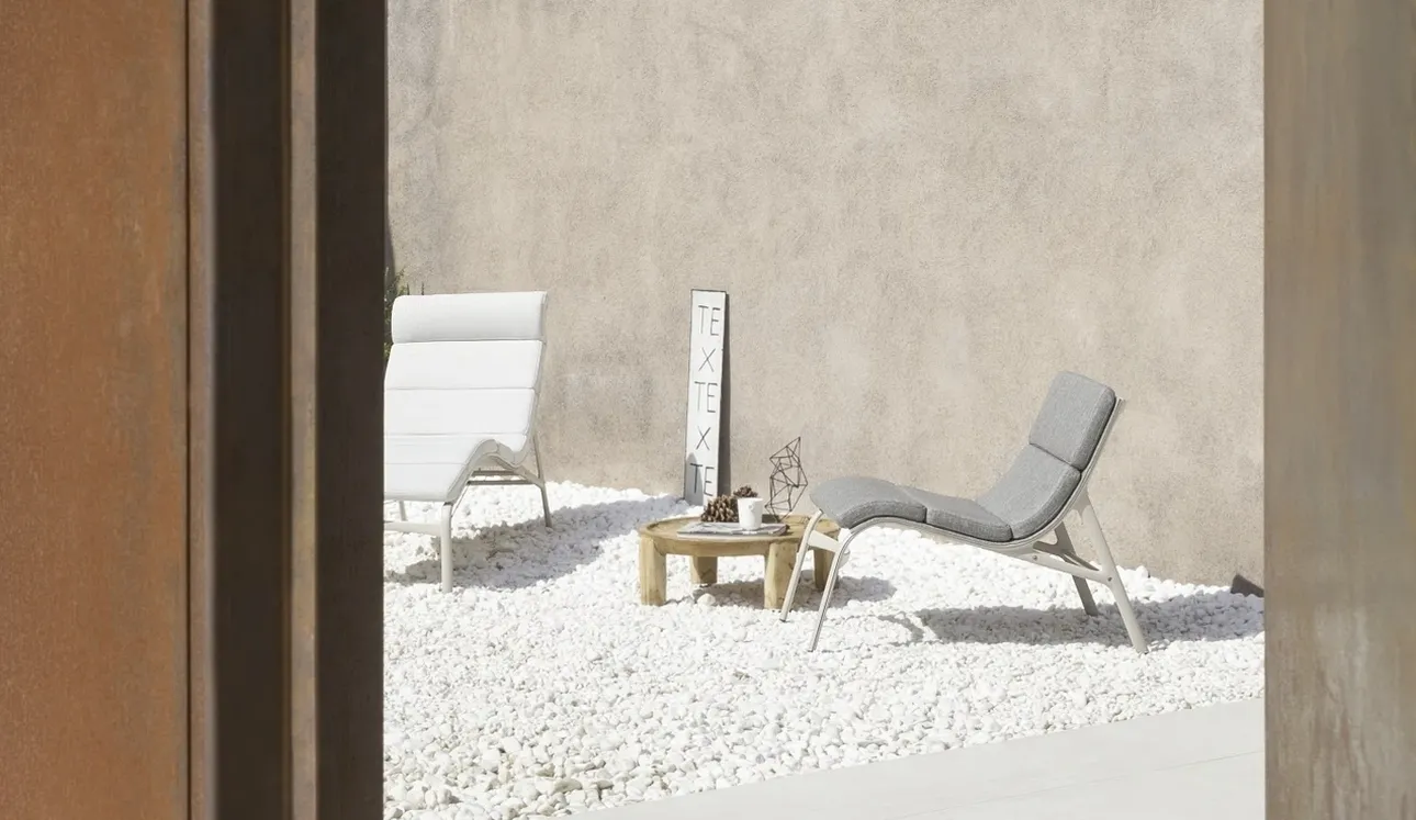 Lettino Longframe soft armrest outdoor di Alias