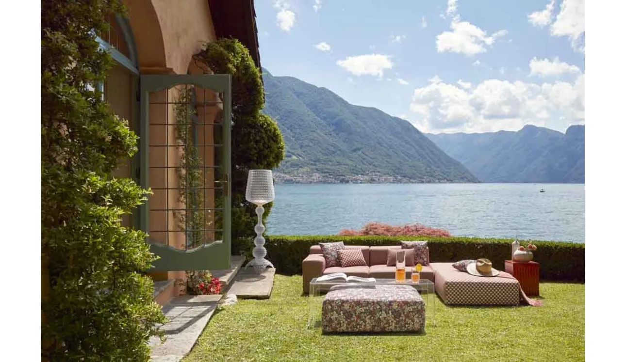 Divano e Pouf Pastics Outdoor di Kartell