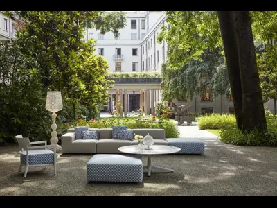 Divano e Pouf Pastics Outdoor di Kartell