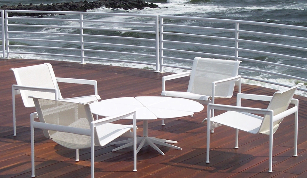 Tavolino Petal® Coffee Table di Knoll