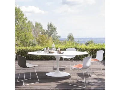 Tavolo da giardino Saarinen High Table di Knoll
