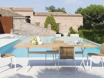 Tavolo e sedie da giardino Teak Tech Wood di Alias