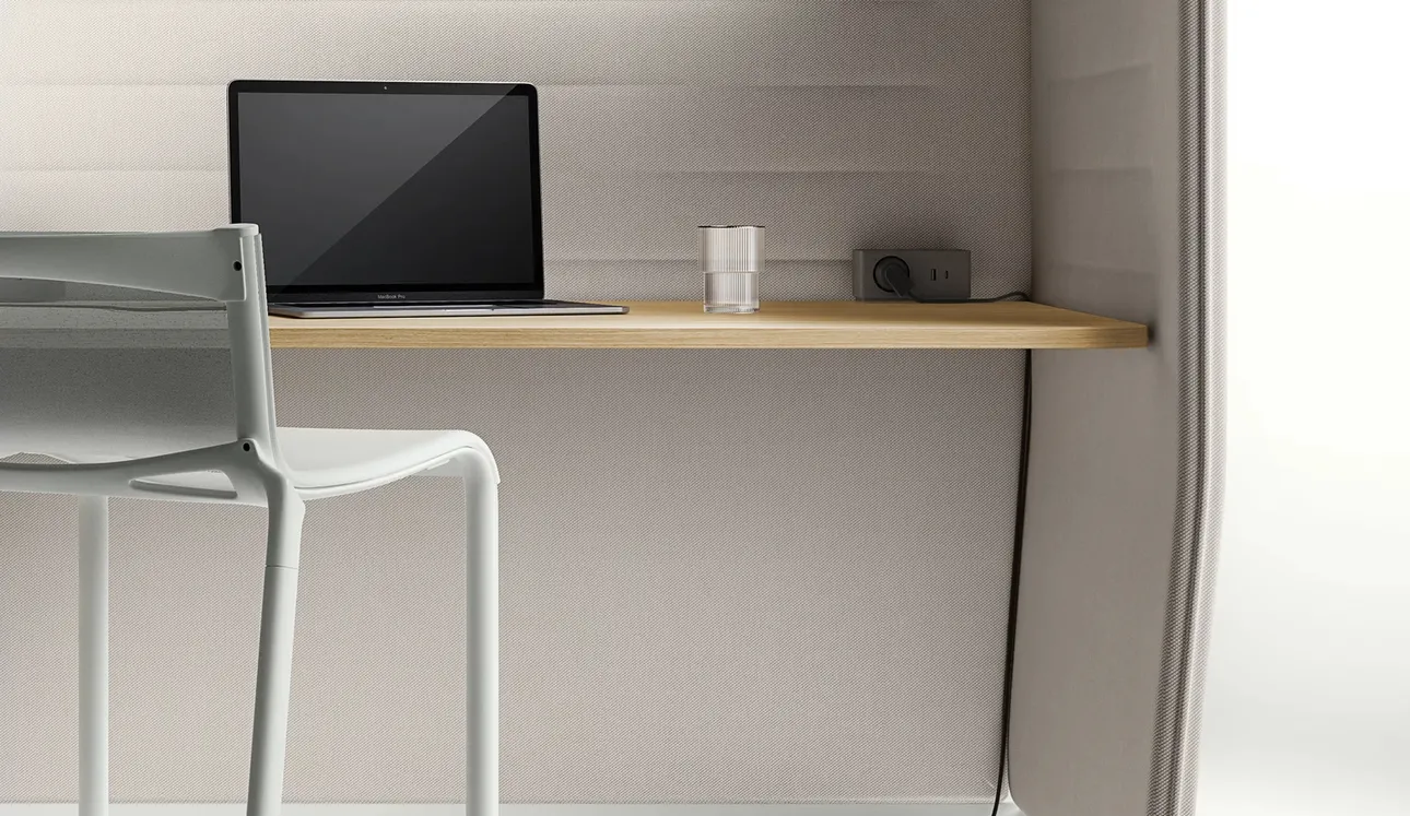 Scrivania operativa Eleven High Desk di Alias