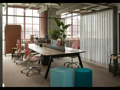 Scrivania Operativa Rockwell Unscripted Sawhorse Workbench di Knoll